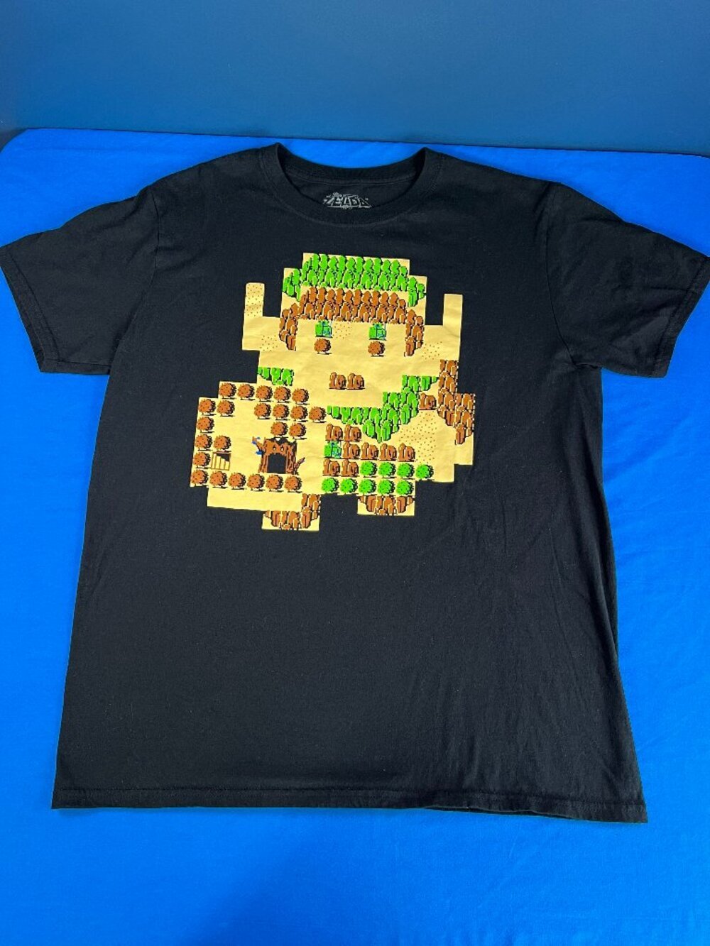 Loot Crate Exclusive Nintendo Legend of Zelda 8-Bit Map Link TShirt Size Large